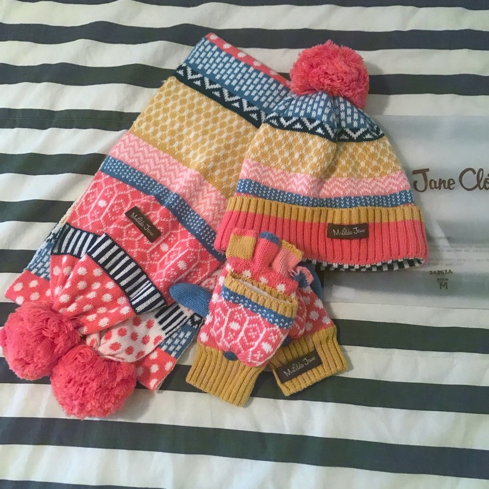 Matilda Jane winter hat, gloves and scarf set.